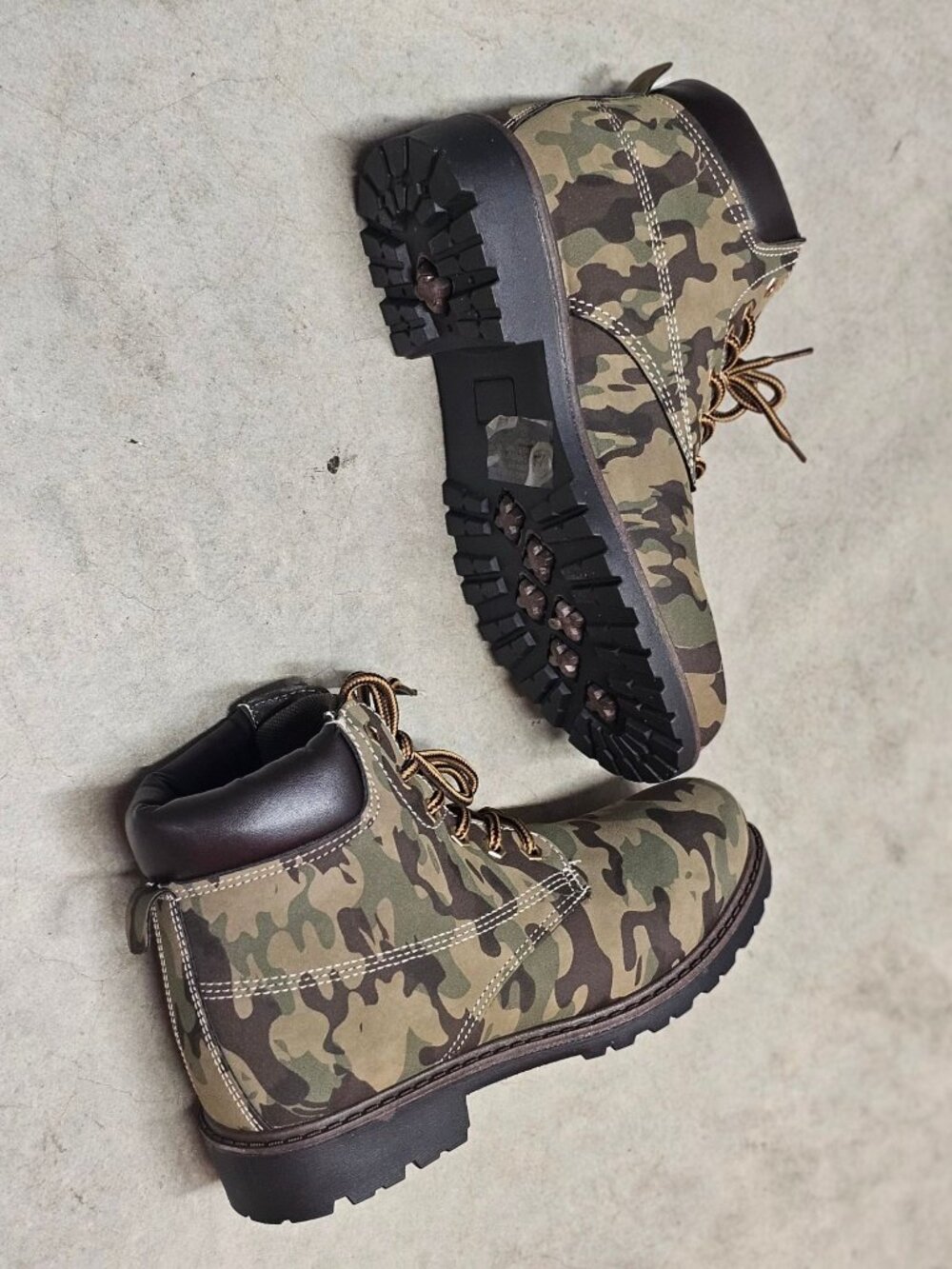 Camouflage Lace-Up Combat Boots With Padded Collar & Rugged Soles For Outdoor We